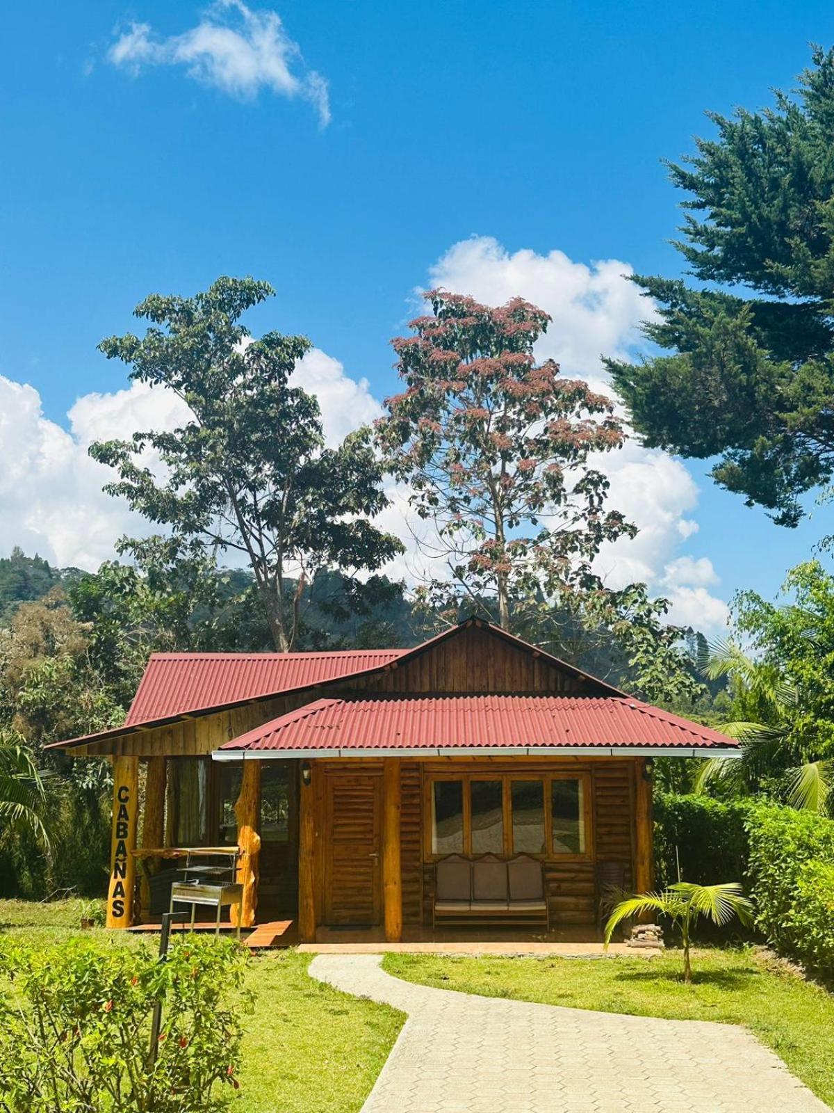 Hassinger Ranch Cabanas Oxapampa Exterior foto