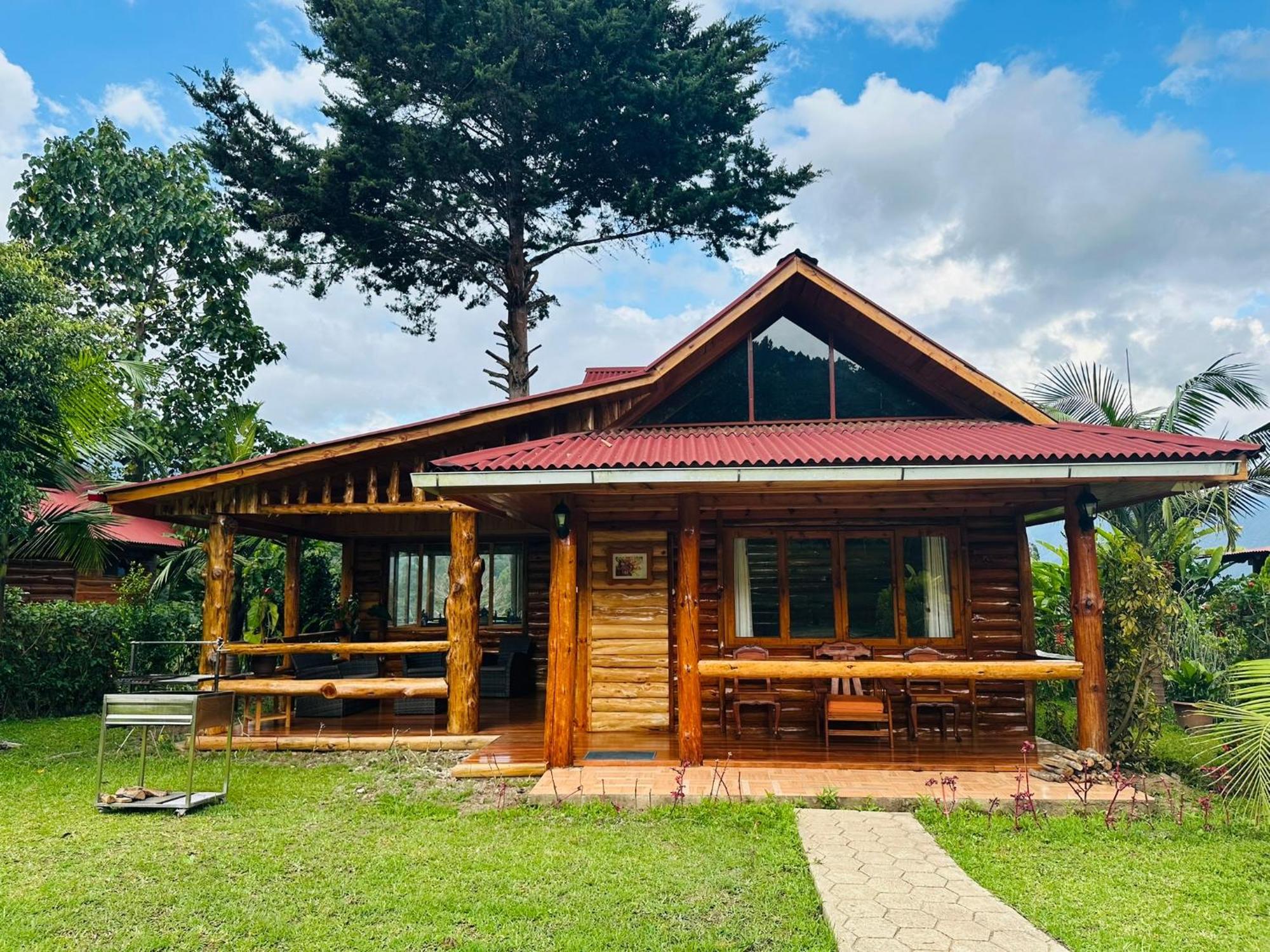 Hassinger Ranch Cabanas Oxapampa Exterior foto
