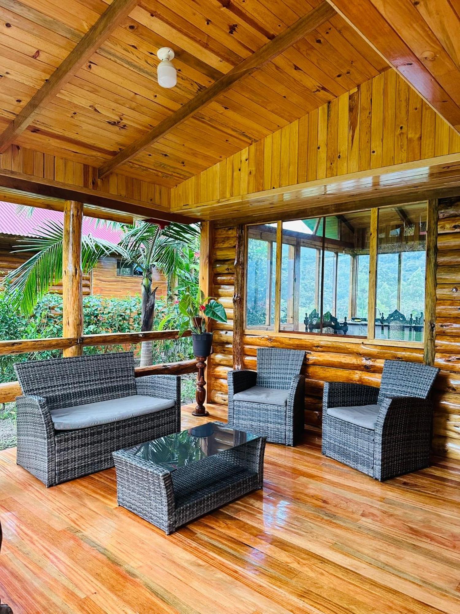 Hassinger Ranch Cabanas Oxapampa Exterior foto
