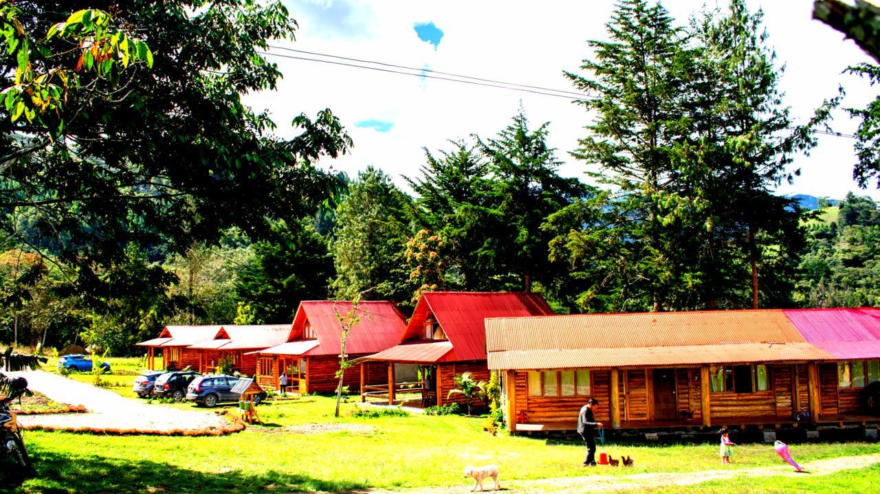 Hassinger Ranch Cabanas Oxapampa Exterior foto