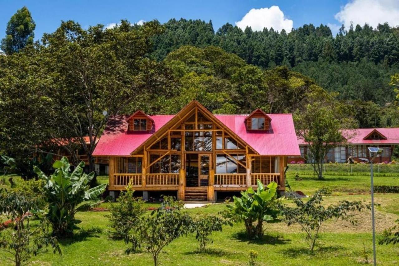 Hassinger Ranch Cabanas Oxapampa Exterior foto